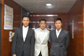 刘德华、谢霆锋、陈伟霆三代男神合影：陈伟霆好乖，谢霆锋好酷图片