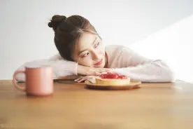 大部分和男孩同居过的女孩，都有三个共同点，一眼就能看出来。图片