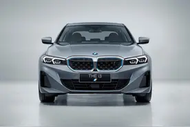 5.6秒破百！340马力+后驱，全新BMWi3配一体式曲面悬浮大屏幕图片