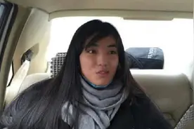 2016年，浙江23岁女孩瞒着父母找到12年前养父，相见场景让人泪目图片