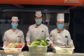 乌鲁木齐市天山区餐饮老字号“记忆鸿春园”恢复外卖和自提图片