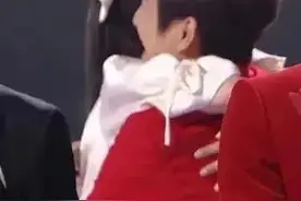 何炅吴昕零点拥抱，太好哭了图片