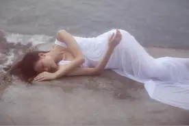 绘画女模特罗素：要生活，选择做模特，她感到了艺术的至高无上图片