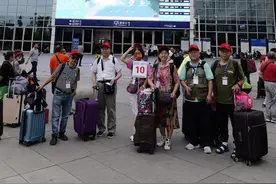 跟着绿皮火车专列去旅行，新型旅游受宠，老年人是主力图片