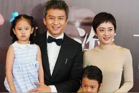 邓超一家走红毯，儿子帅气女儿呆萌，完全遗传了父母的好基因图片