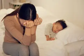 都说“月子里的妈妈们不能哭”，但是你真的知道月子哭的危害吗？图片