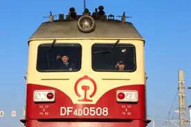 这就是火车司机图片