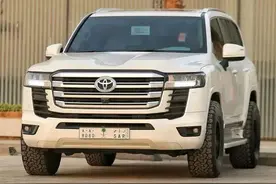 兰德酷路泽LC300：越野轮胎更霸气，3.5T+四驱，约合人民币58万图片