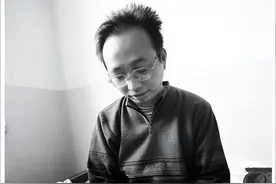 20年前，湖北小伙为救白血病女友花光40万，女友病好后却嫁给别人图片