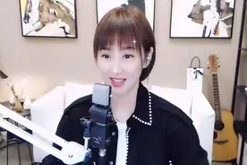 《乡村爱情15》里隐藏着一个大美女，唱功一流，夫妻同名图片