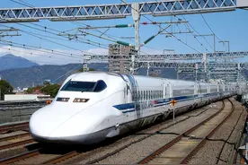 全部采用国产材料，中国复兴号高铁，与日本相比领先多少图片