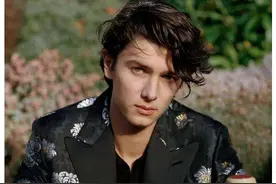 他是欧洲首位亚裔王子，承认华裔血脉要来中国读书，准王妃很貌美图片