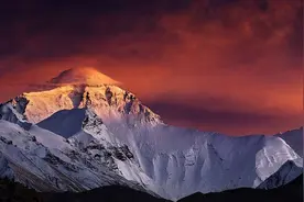 地球山峰不能突破一万米？要是超过这个高度，将会被压垮图片