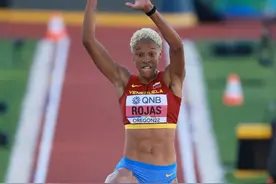 「图集」委内瑞拉名将称霸世锦赛女子三级跳远 牙买加选手收获银牌图片