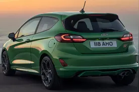 美系小钢炮！福特嘉年华ST海外上市，搭1.5T引擎，售价20.80万起图片