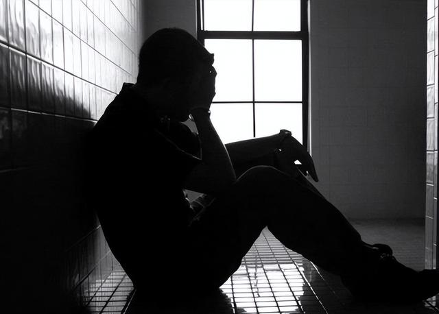 经常“用手”的男人，可能会遭受这“4大伤害”，越早知道越好