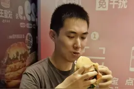 地铁判官后续：妈妈委托同学发声，儿子膨胀了！饺子馆事件又被扒图片