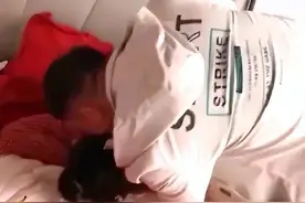 “新娘被多名男子强吻拍臀部”事件，撕开了当下社会病态的一幕图片