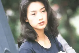 这两种爱让人放不下，一种是曾经拥有，另外一种是爱而不得图片