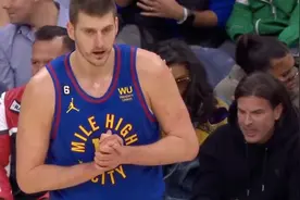 47+18+5！三分杀死比赛 恩比德疯狂点名打爆约基奇 不配全明星首发图片