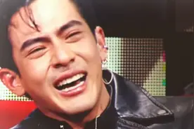 王嘉尔惊喜现身 泰国知名男演员追星成功、泪洒节目现场图片