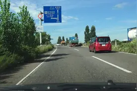 为何在限速60的国道上跑到70，还是被95%的车秒超？说出来别不信图片