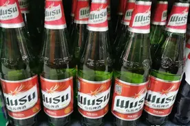 乌苏啤酒，为啥被称为“夺命大乌苏”？新疆同学：喝3瓶就明白了图片