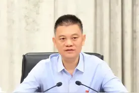 广州市委原常委、政法委原书记谢晓丹，被“双开”，生活腐化，搞权色交易，贪欲膨胀，大搞权钱交易图片