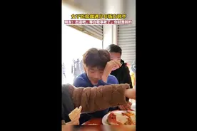 网友吃席偶遇幼年版白敬亭。下一个白敬亭吗？图片