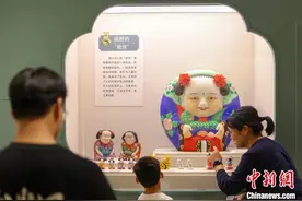 南京博物院“ 有戏——院藏无锡惠山泥人展”呈现泥趣万千图片