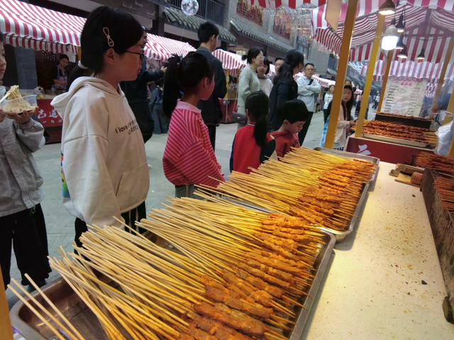 盐津：千年古道涌动欢乐潮 多彩活动“点燃”游客激情