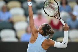 郑钦文因伤退出斯图加特500赛，2025赛季中国选手接连遭遇伤病图片