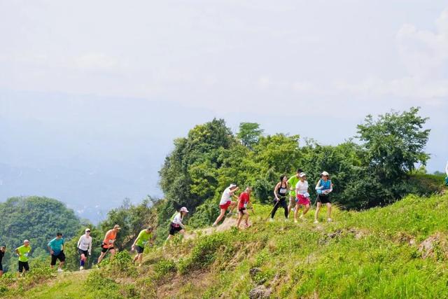 赴秋之约，登八面之巅！“巅峰湖南・2025” 登山赛（八面山站）报名启动