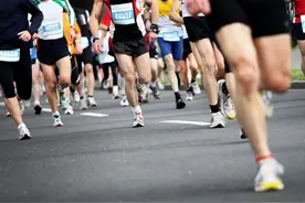 和孩子一起追星，妈妈也“疯狂”，亲子追星成为新潮流图片