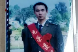 “兵哥哥”归队！奋战在抗洪一线的退役军人图片