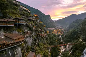 高质量发展调研行 | 上饶望仙谷：从废弃矿区到仙侠小镇图片