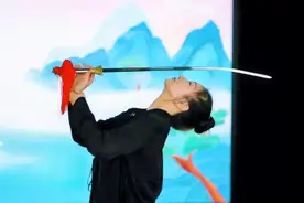 那女孩真帅！剑舞老师入驻“星星点灯”艺术课堂图片