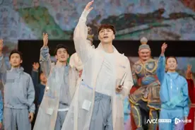 张艺兴主演音乐话剧《受到召唤·敦煌》首演，致敬敦煌文化图片