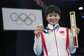 夏邑21岁姑娘洪可新荣获巴黎奥运会女子摔跤季军图片