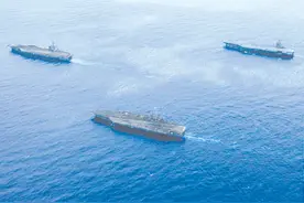 全球部署进行威慑，维护建造能力不足，美国海军屡现“航母空窗期”图片