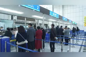 提前66天 中哈霍尔果斯国际边境合作中心突破200万人次图片