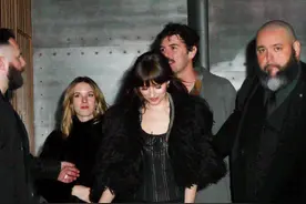 被达妹这组美图刷屏了！这件外套好适合过年穿啊图片