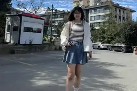 满屏大长腿！李月汝社媒晒美照：你看我把春天握在手里图片