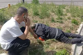 事发青岛！七旬老人景区昏迷，校车驾驶员紧急救助图片