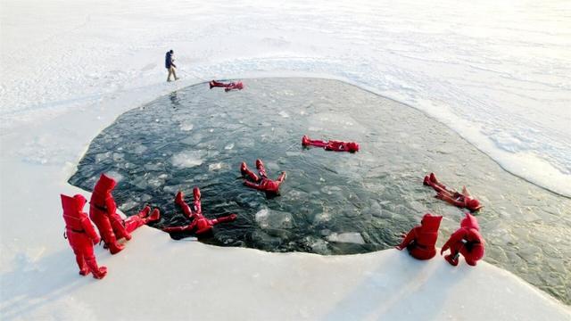 冬季到新疆来玩雪丨首个雪假撬动市场 新疆冬游迎来消费新高峰