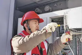 “时代像素”里的“追光者” ——记国家电投集团黄河公司格尔木分公司安全质量环保部副主任余建昌图片