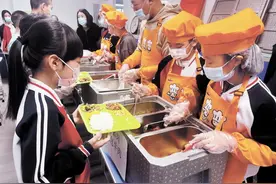 哈尔滨市多措并举守护学生用餐安全图片