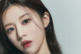 韩网热帖／最近好评的2演员！　《MOVING》高允贞《假面女郎》Nana图片