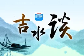 与女性“烟民”拉拉呱图片