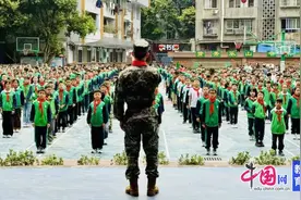 家长进课堂，乐山县街小学“军人养成训练”主题课燃爆了！图片
